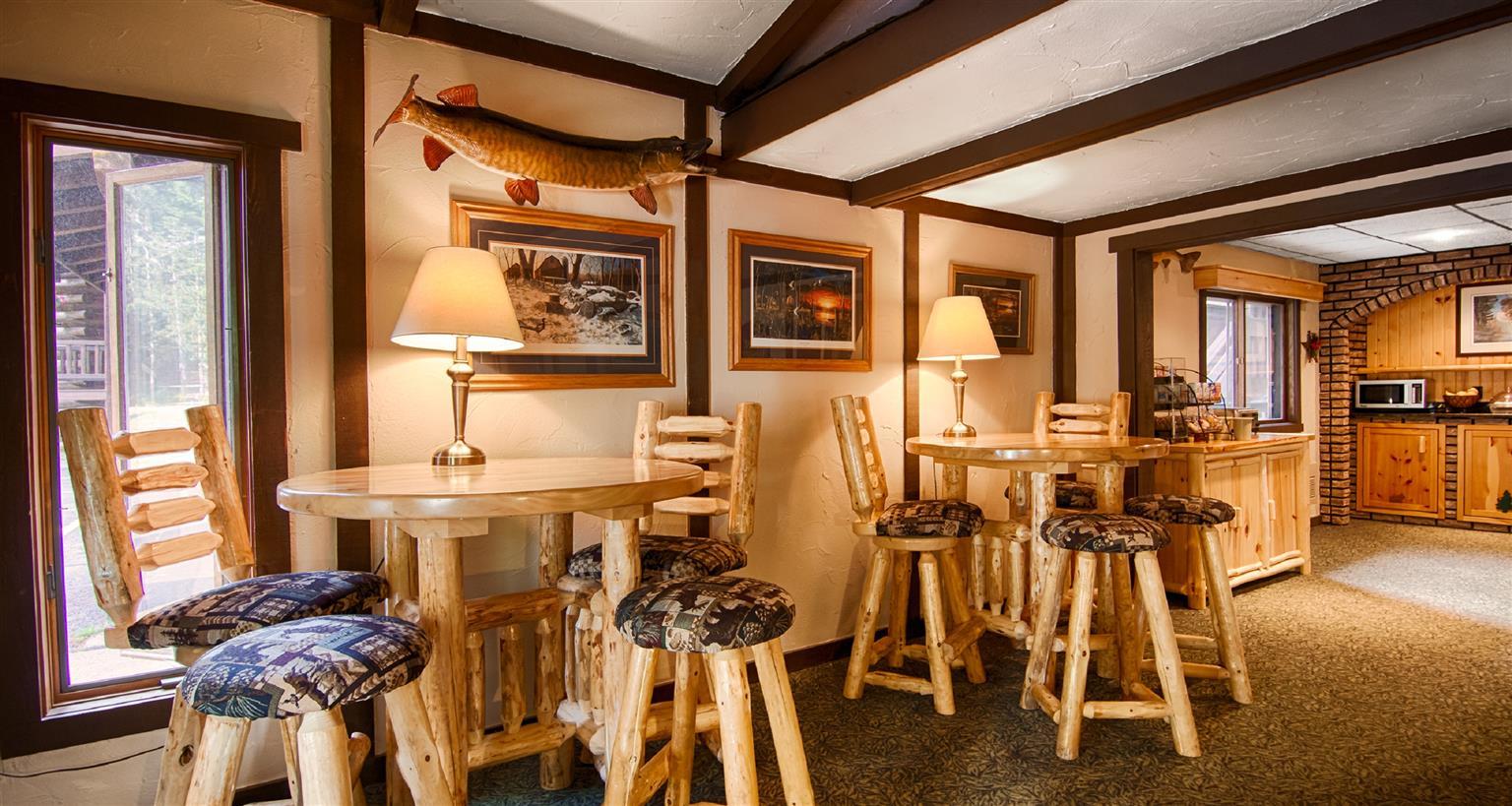 Centerstone Lake-aire Hotel