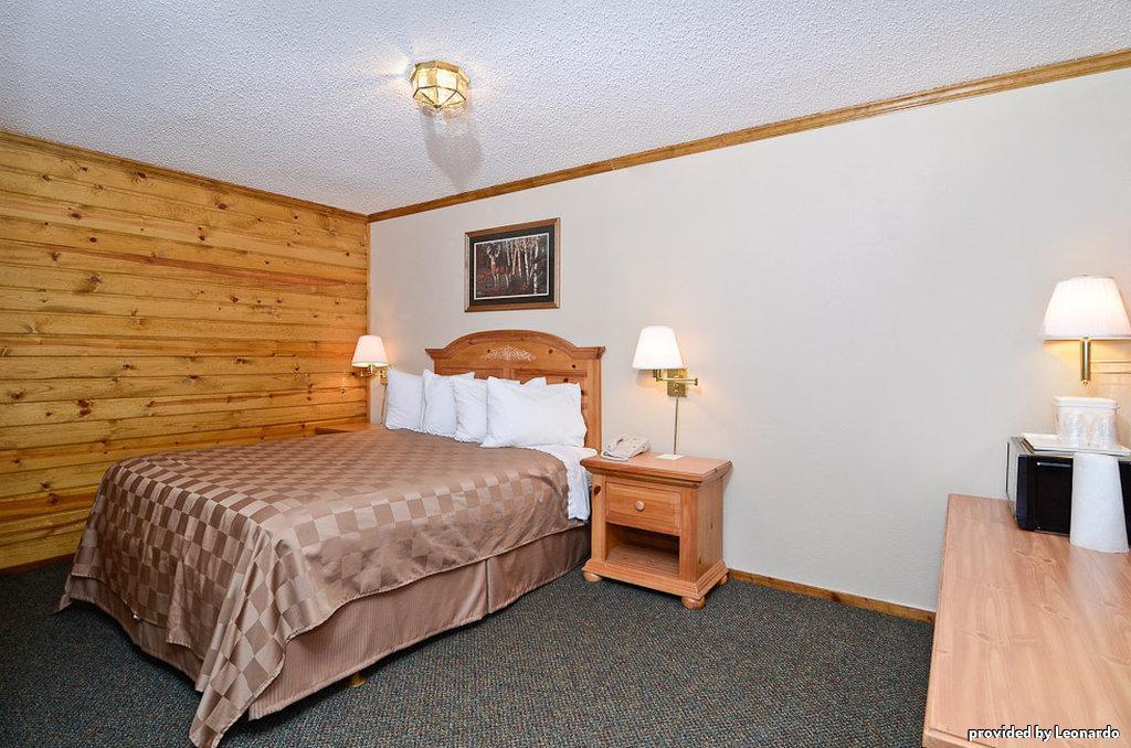 Centerstone Lake-aire 2*