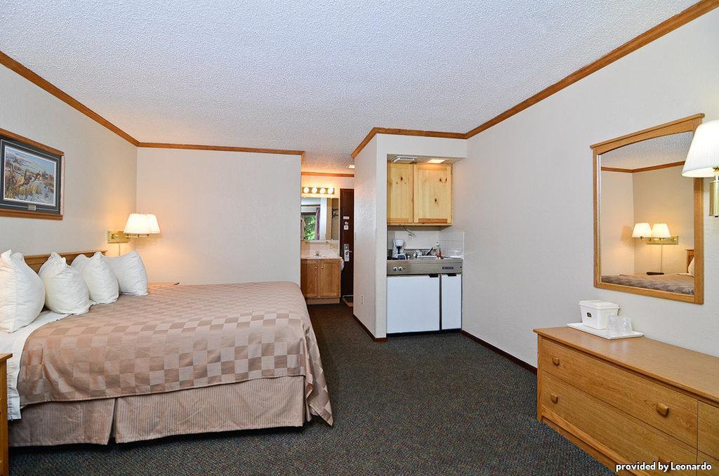 Centerstone Lake-aire Hotel 2*