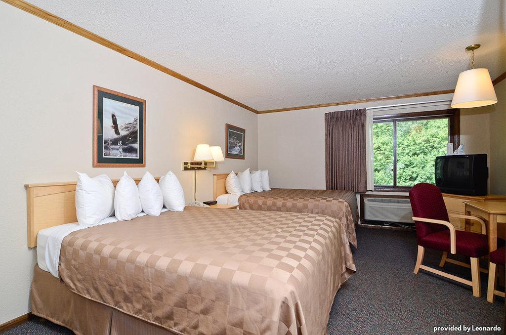 Centerstone Lake-aire Hotel