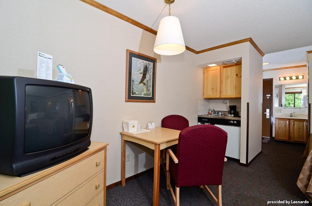 Centerstone Lake-aire 2*