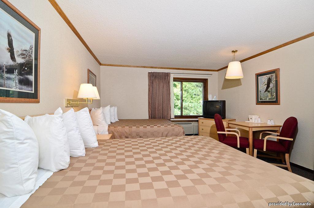 Centerstone Lake-aire 2*