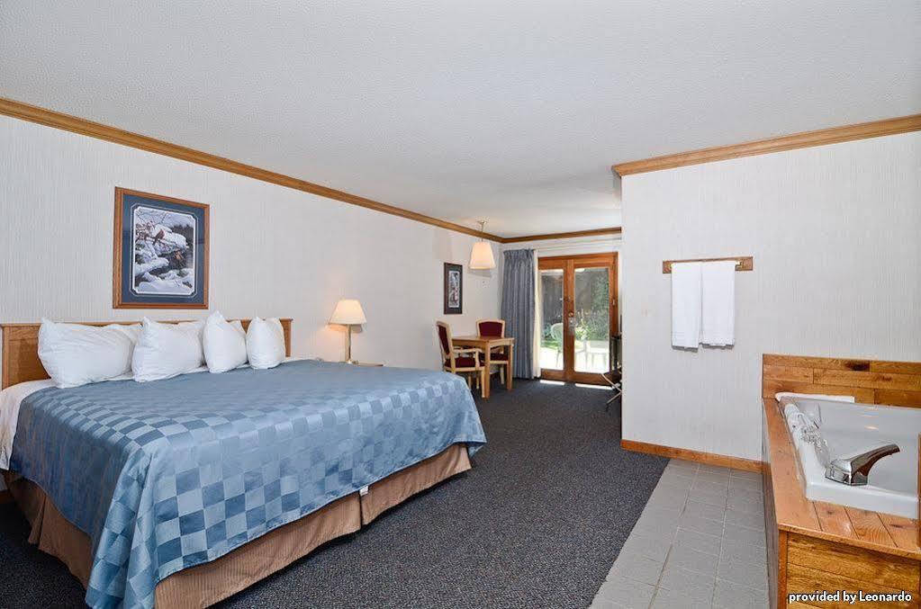 Centerstone Lake-aire Hotel 2*